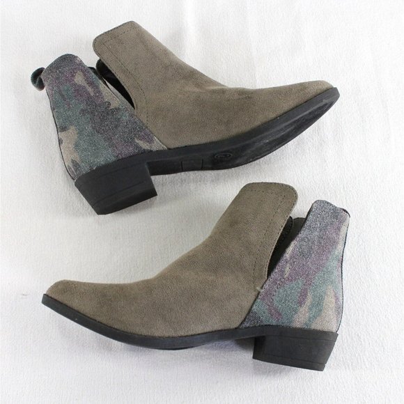 Corkys Camo Ankle Boots Girls Size 2 Olive Green Slip On Low Heel - Picture 6 of 9